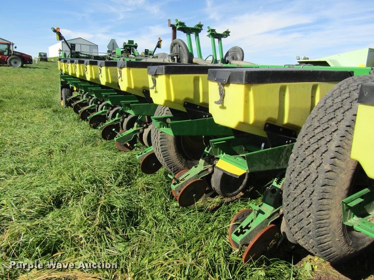 image for item DB2013 2010 John Deere 1770NT MaxEmerge XP planter