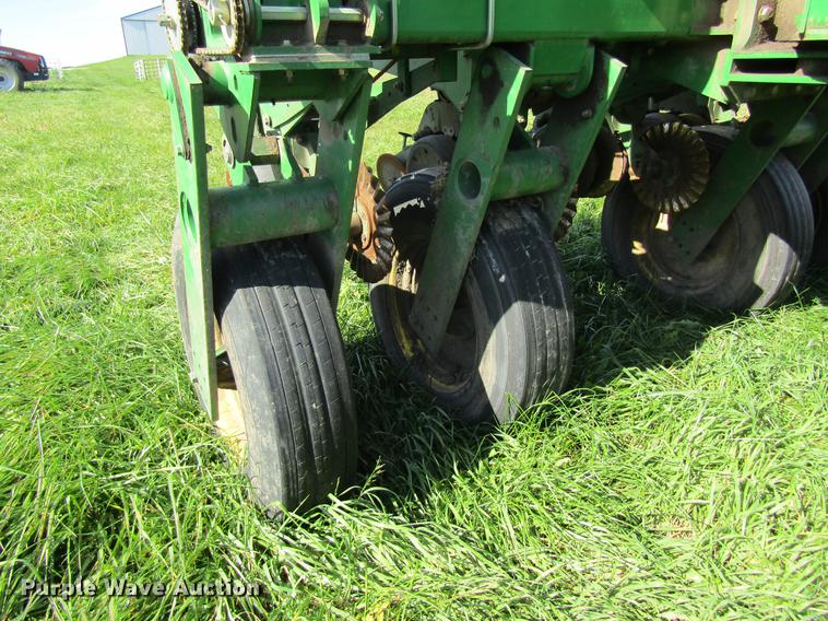 image for item DB2013 2010 John Deere 1770NT MaxEmerge XP planter