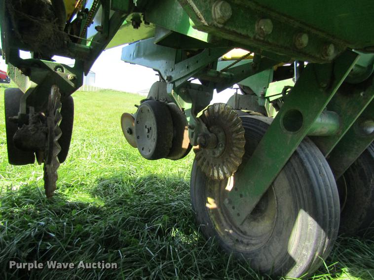 image for item DB2013 2010 John Deere 1770NT MaxEmerge XP planter
