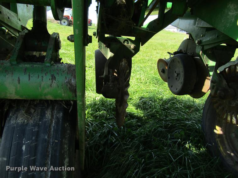 image for item DB2013 2010 John Deere 1770NT MaxEmerge XP planter