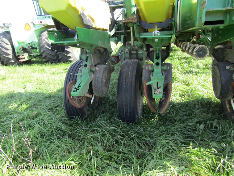 image for item DB2013 2010 John Deere 1770NT MaxEmerge XP planter