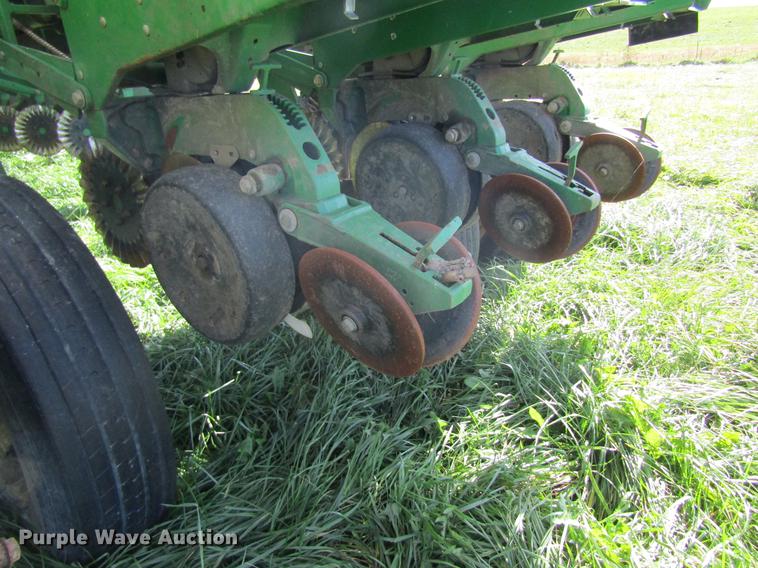 image for item DB2013 2010 John Deere 1770NT MaxEmerge XP planter