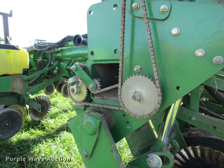 image for item DB2013 2010 John Deere 1770NT MaxEmerge XP planter