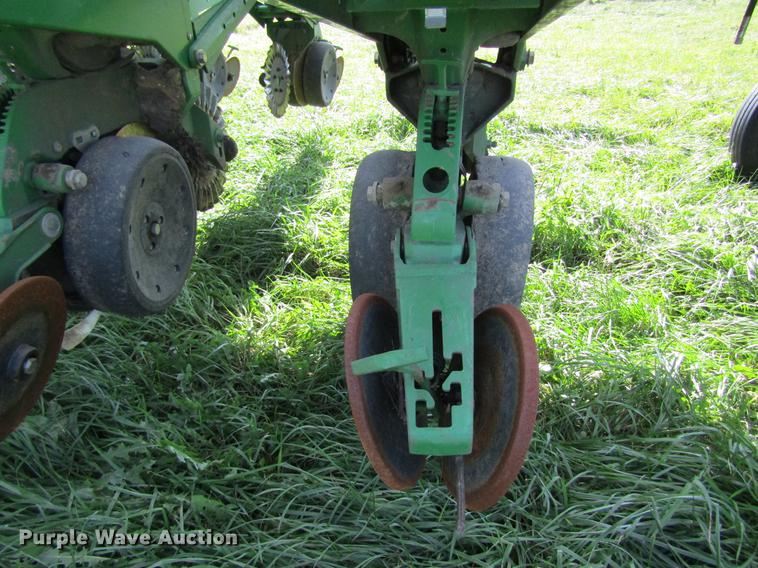 image for item DB2013 2010 John Deere 1770NT MaxEmerge XP planter