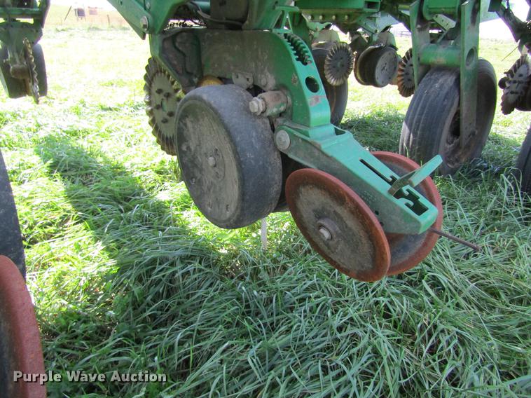 image for item DB2013 2010 John Deere 1770NT MaxEmerge XP planter
