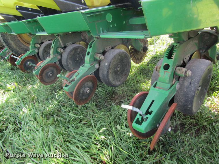 image for item DB2013 2010 John Deere 1770NT MaxEmerge XP planter