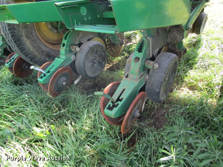 image for item DB2013 2010 John Deere 1770NT MaxEmerge XP planter