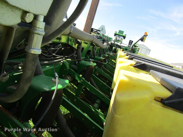 image for item DB2013 2010 John Deere 1770NT MaxEmerge XP planter