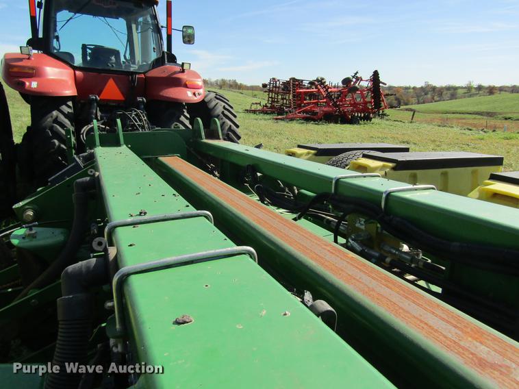 image for item DB2013 2010 John Deere 1770NT MaxEmerge XP planter