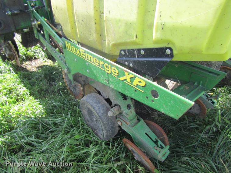 image for item DB2013 2010 John Deere 1770NT MaxEmerge XP planter