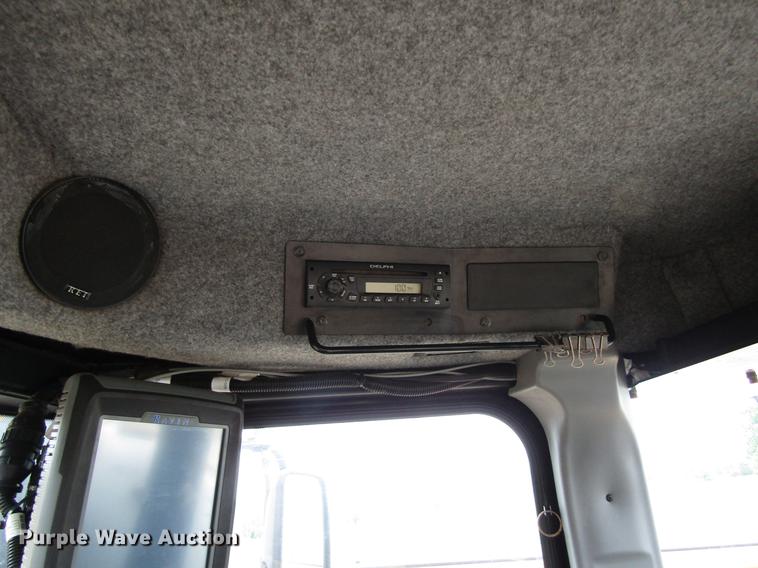 image for item DC0071 2006 Ag-Chem TerraGator 6103 sprayer