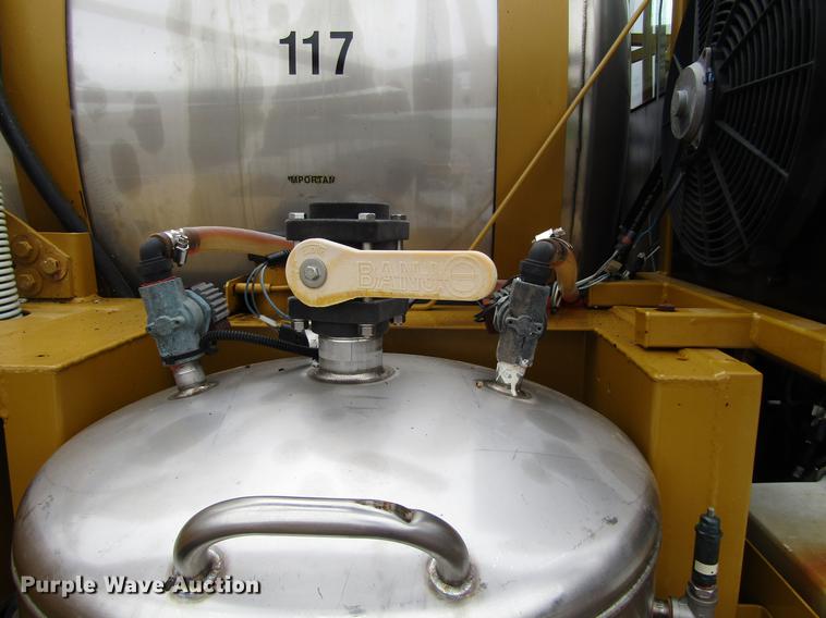 image for item DC0071 2006 Ag-Chem TerraGator 6103 sprayer