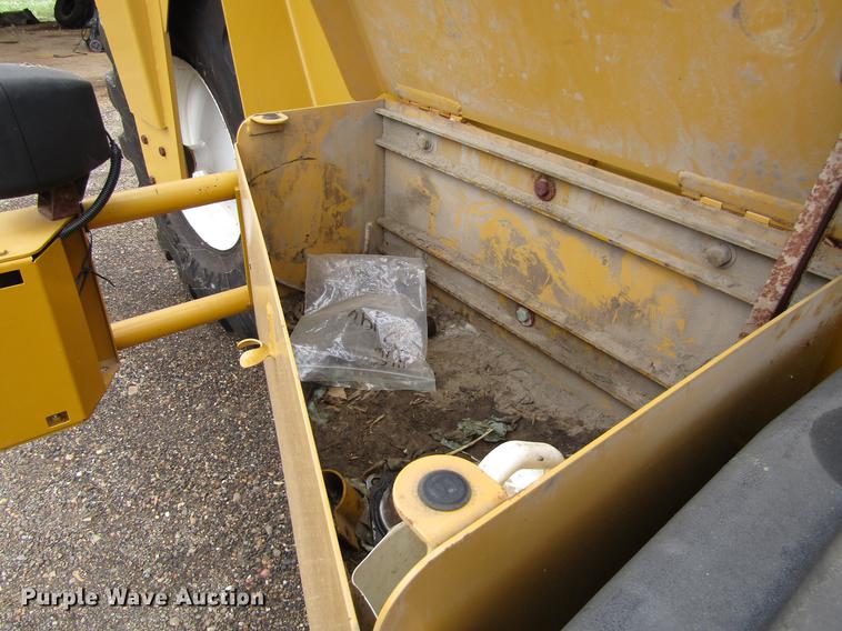 image for item DC0071 2006 Ag-Chem TerraGator 6103 sprayer