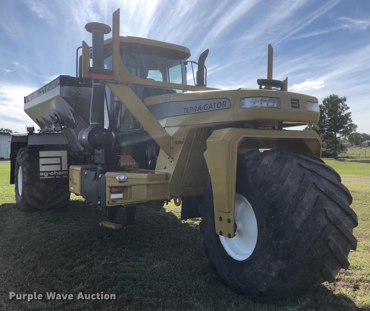 image for item DC0170 2006 Ag-Chem TerraGator 8103 applicator