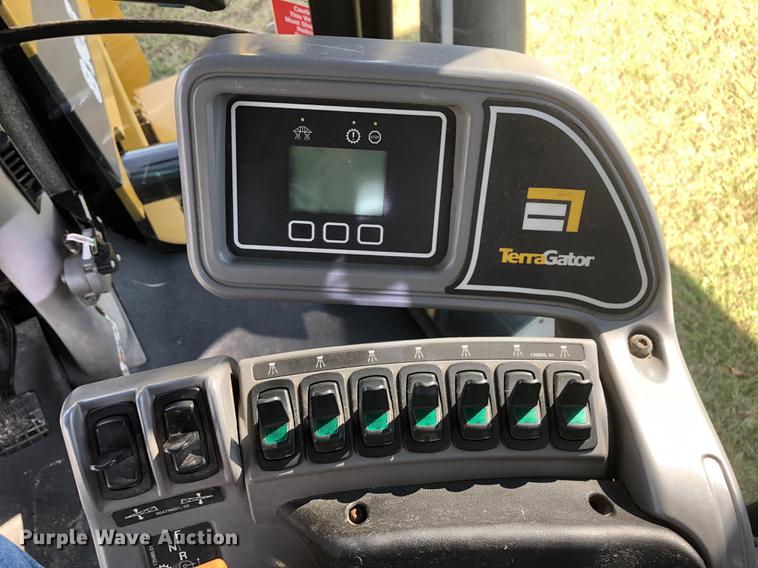 image for item DC0170 2006 Ag-Chem TerraGator 8103 applicator