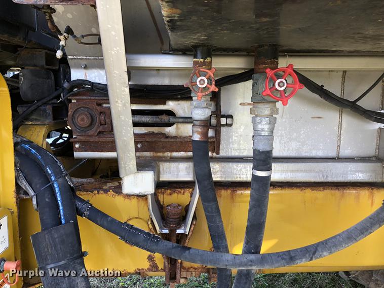 image for item DC0170 2006 Ag-Chem TerraGator 8103 applicator