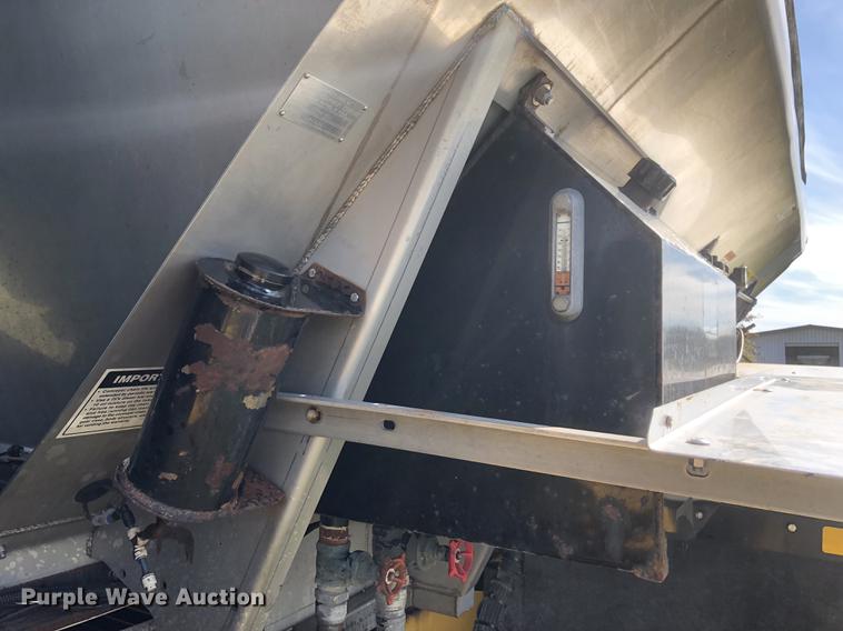 image for item DC0170 2006 Ag-Chem TerraGator 8103 applicator