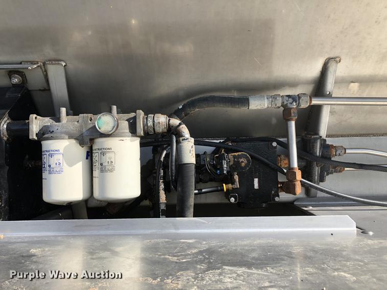 image for item DC0170 2006 Ag-Chem TerraGator 8103 applicator