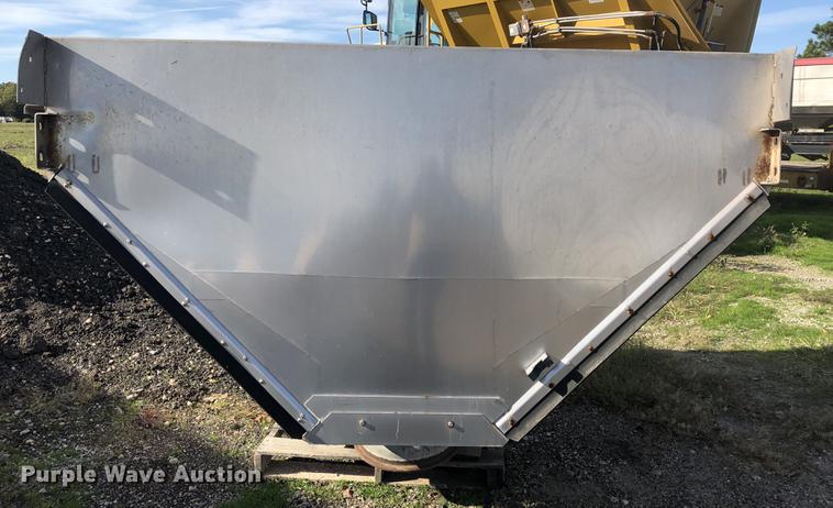 image for item DC0171 New Leader L4000G4 Multi-Applier 5 dry spreader bed