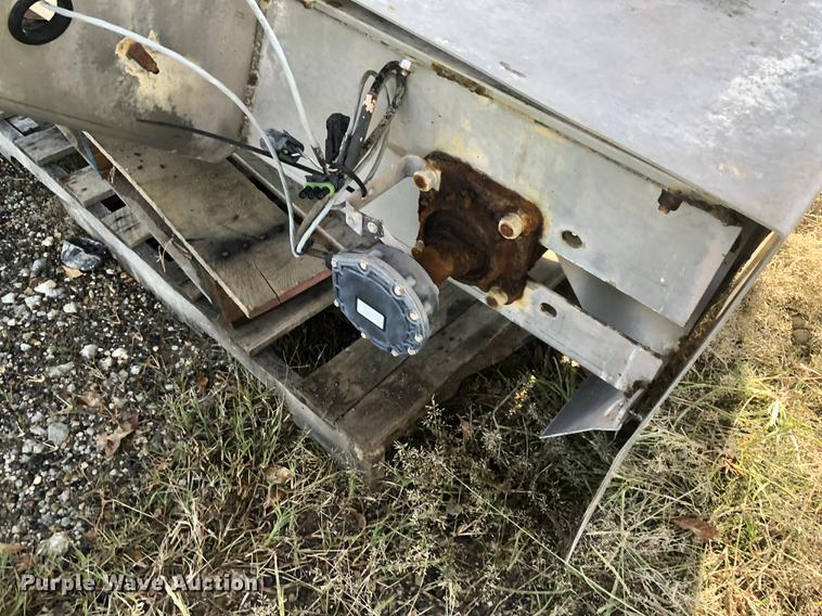 image for item DC0171 New Leader L4000G4 Multi-Applier 5 dry spreader bed