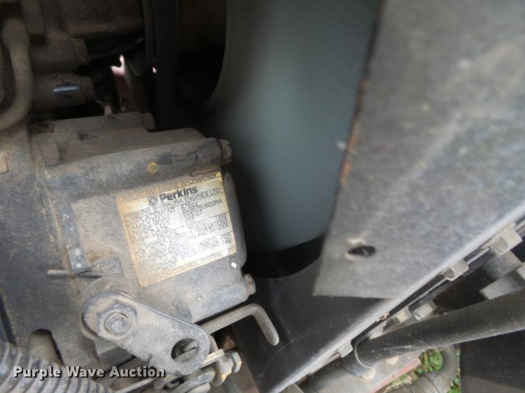 image for item DD2439 1999 Toro Reelmaster 2600D lawn mower