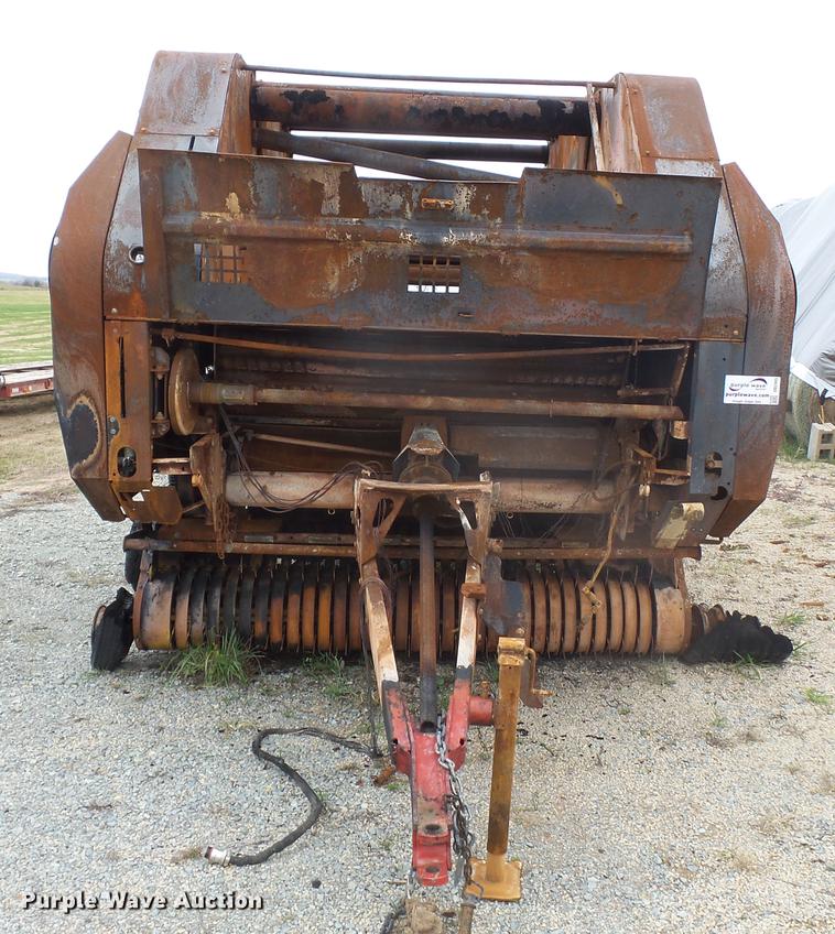 image for item DD2445 New Holland BR7090 round baler