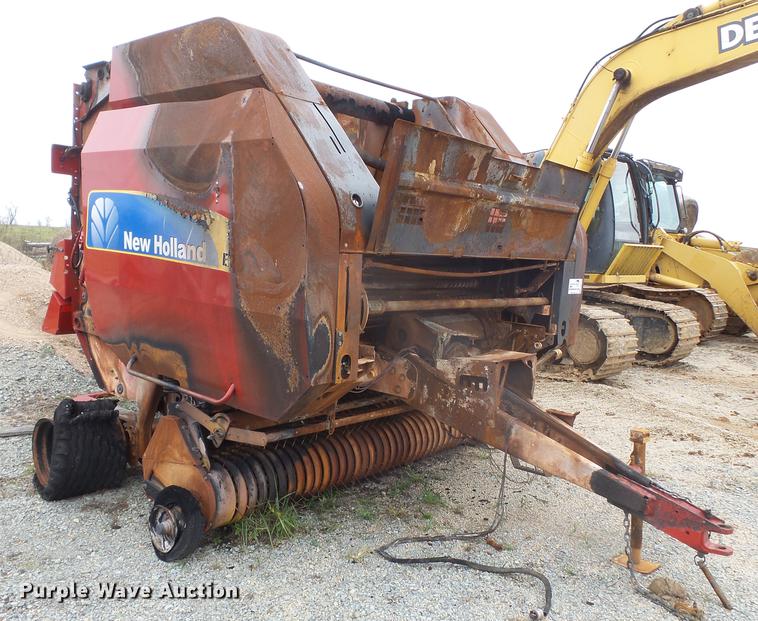 image for item DD2445 New Holland BR7090 round baler