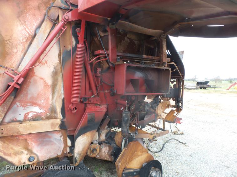 image for item DD2445 New Holland BR7090 round baler