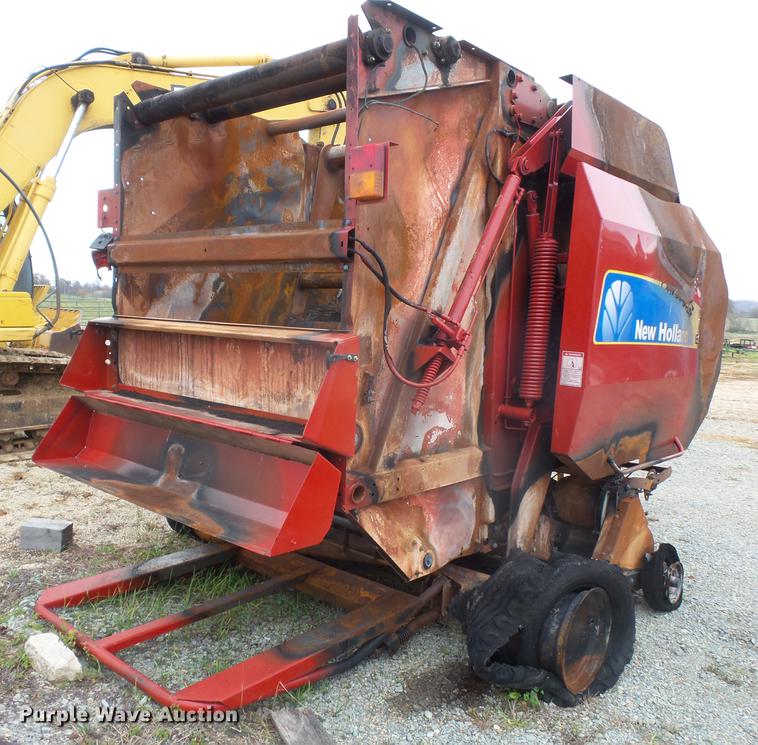 image for item DD2445 New Holland BR7090 round baler