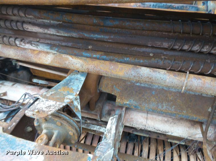 image for item DD2445 New Holland BR7090 round baler