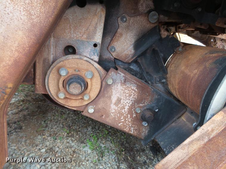 image for item DD2445 New Holland BR7090 round baler