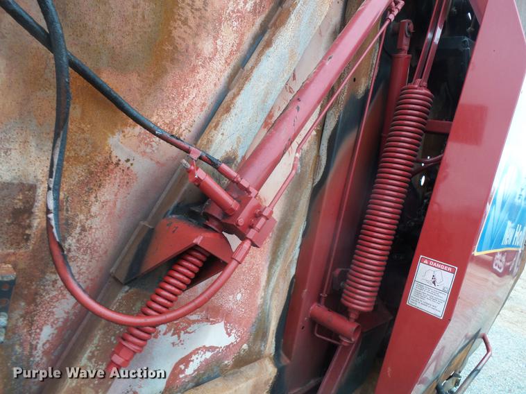 image for item DD2445 New Holland BR7090 round baler