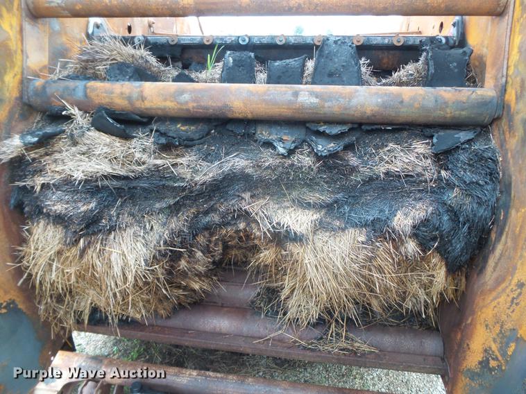 image for item DD2445 New Holland BR7090 round baler