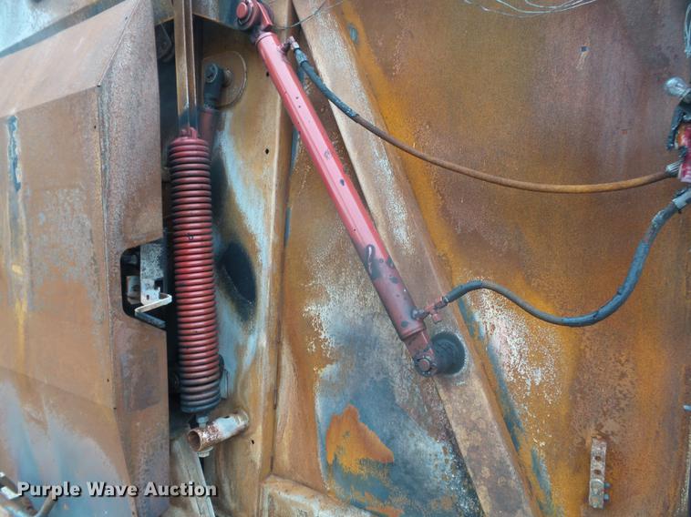 image for item DD2445 New Holland BR7090 round baler