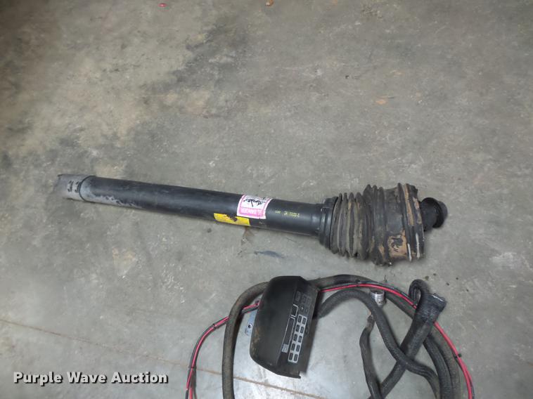 image for item DD2445 New Holland BR7090 round baler