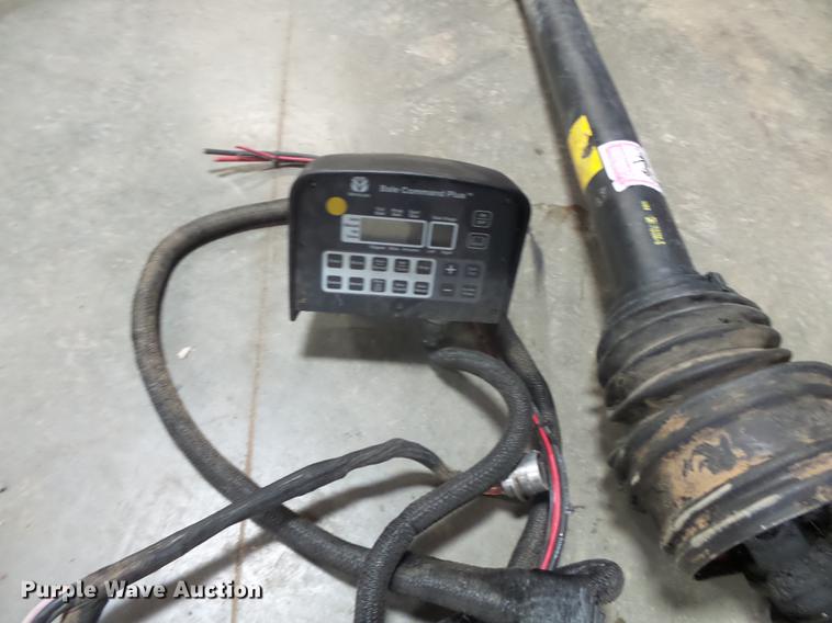 image for item DD2445 New Holland BR7090 round baler