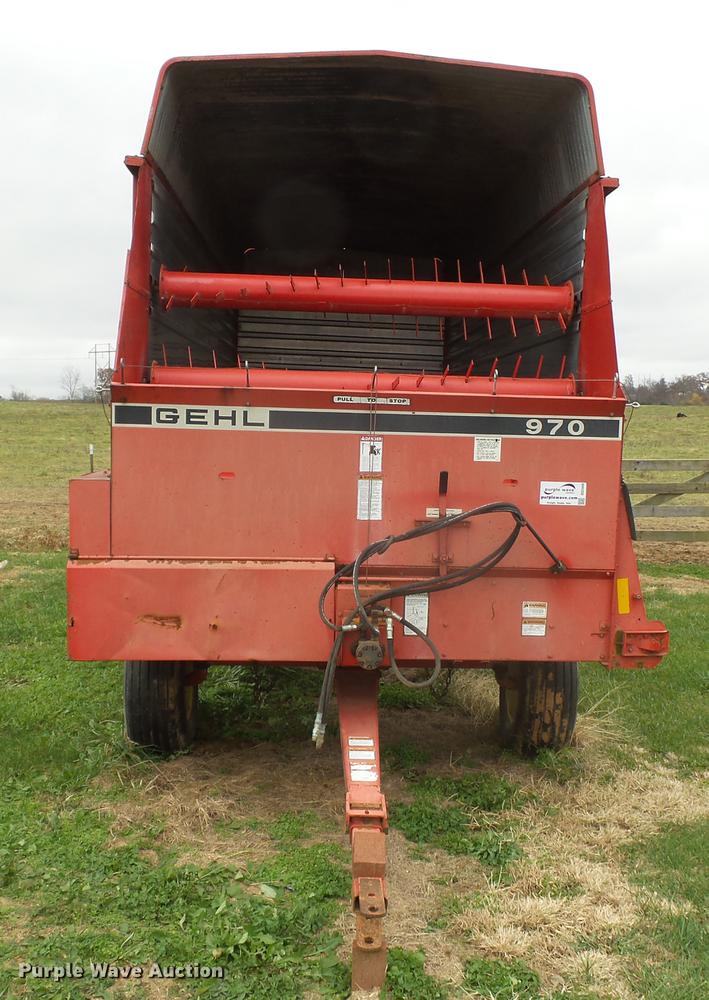 image for item DD2449 Gehl BU970 silage wagon