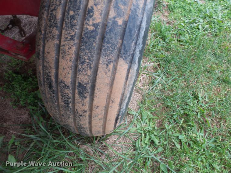 image for item DD2449 Gehl BU970 silage wagon