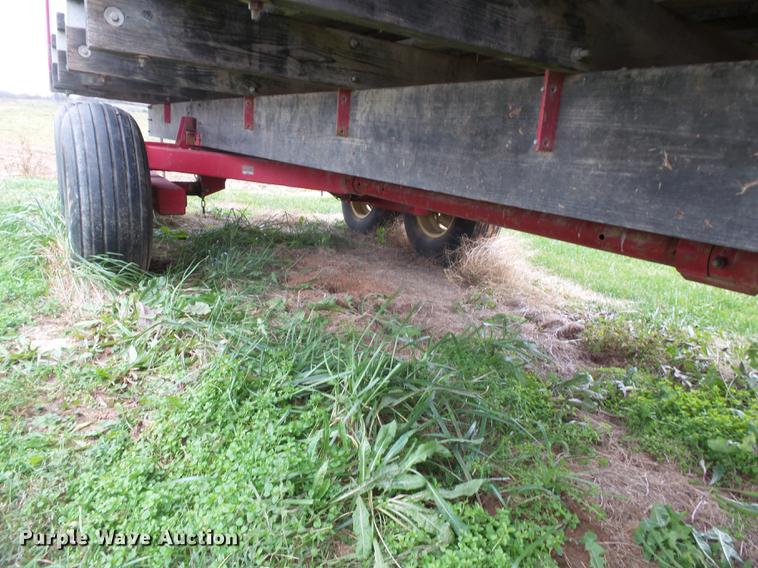 image for item DD2449 Gehl BU970 silage wagon