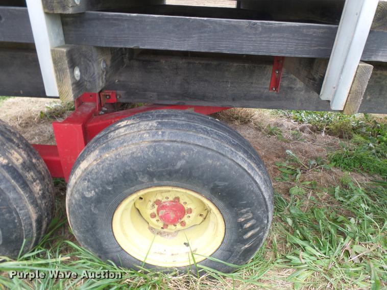 image for item DD2449 Gehl BU970 silage wagon