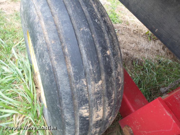 image for item DD2449 Gehl BU970 silage wagon