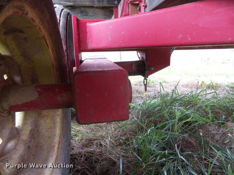 image for item DD2449 Gehl BU970 silage wagon