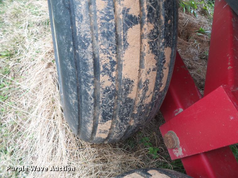image for item DD2449 Gehl BU970 silage wagon
