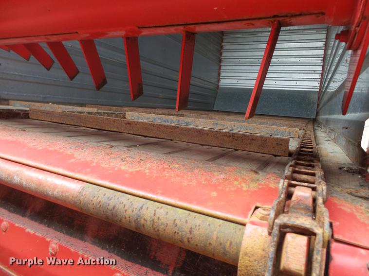 image for item DD2449 Gehl BU970 silage wagon