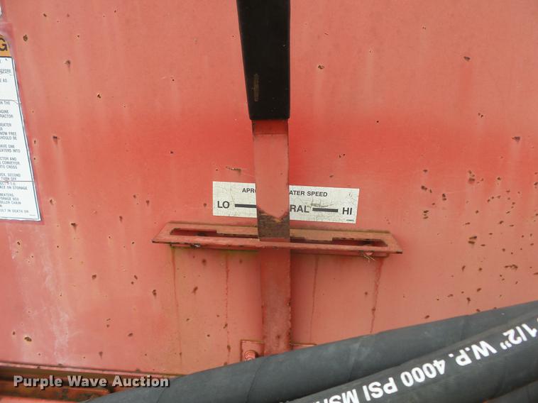 image for item DD2449 Gehl BU970 silage wagon