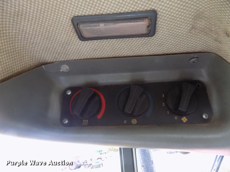 image for item DD3486 2003 Case IH JX95 tractor