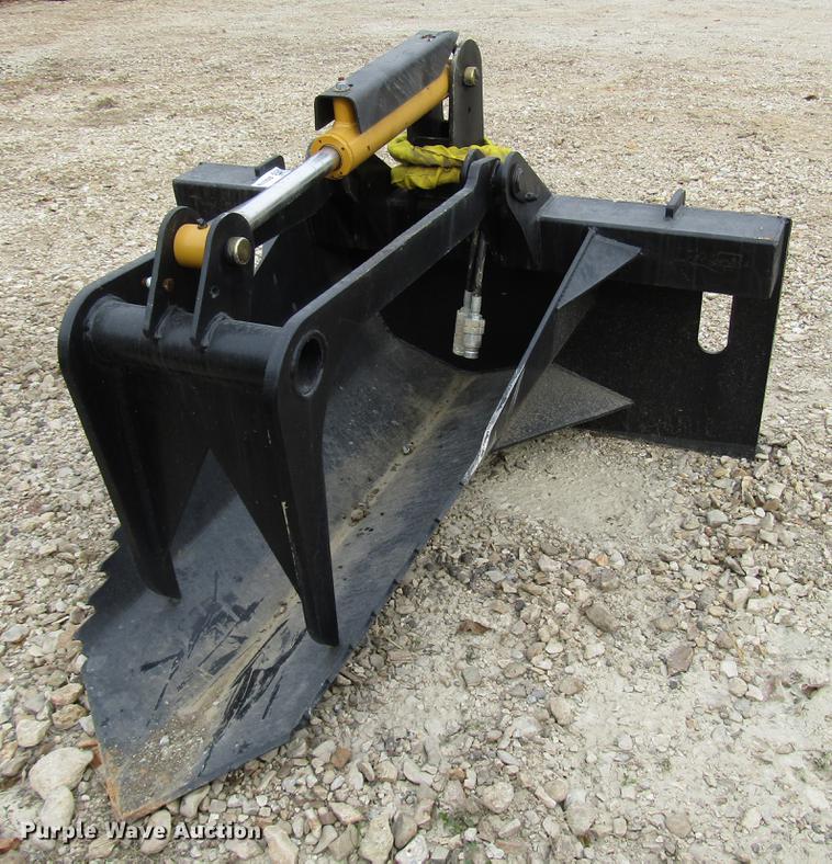 image for item DD3768 Skid steer stump grapple