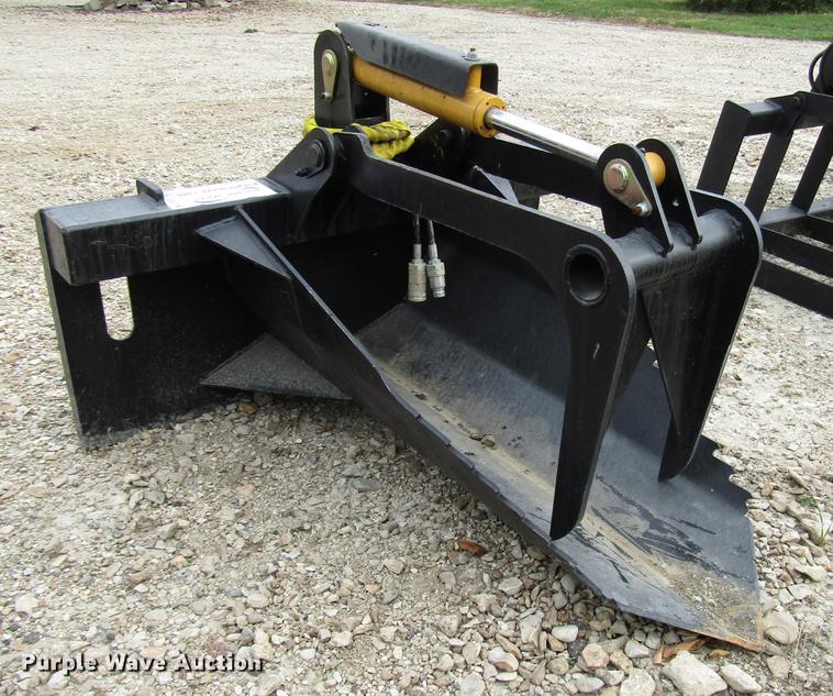 image for item DD3768 Skid steer stump grapple