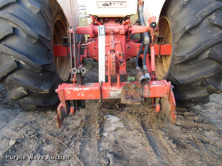 image for item DD3791 Case 440 tractor