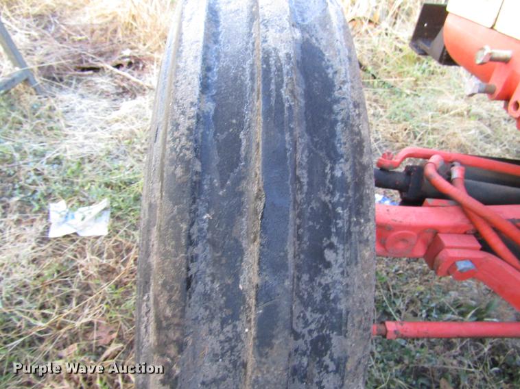 image for item DD3791 Case 440 tractor